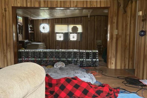 YouTuber accused of bribing power worker to upgrade bitcoin mine